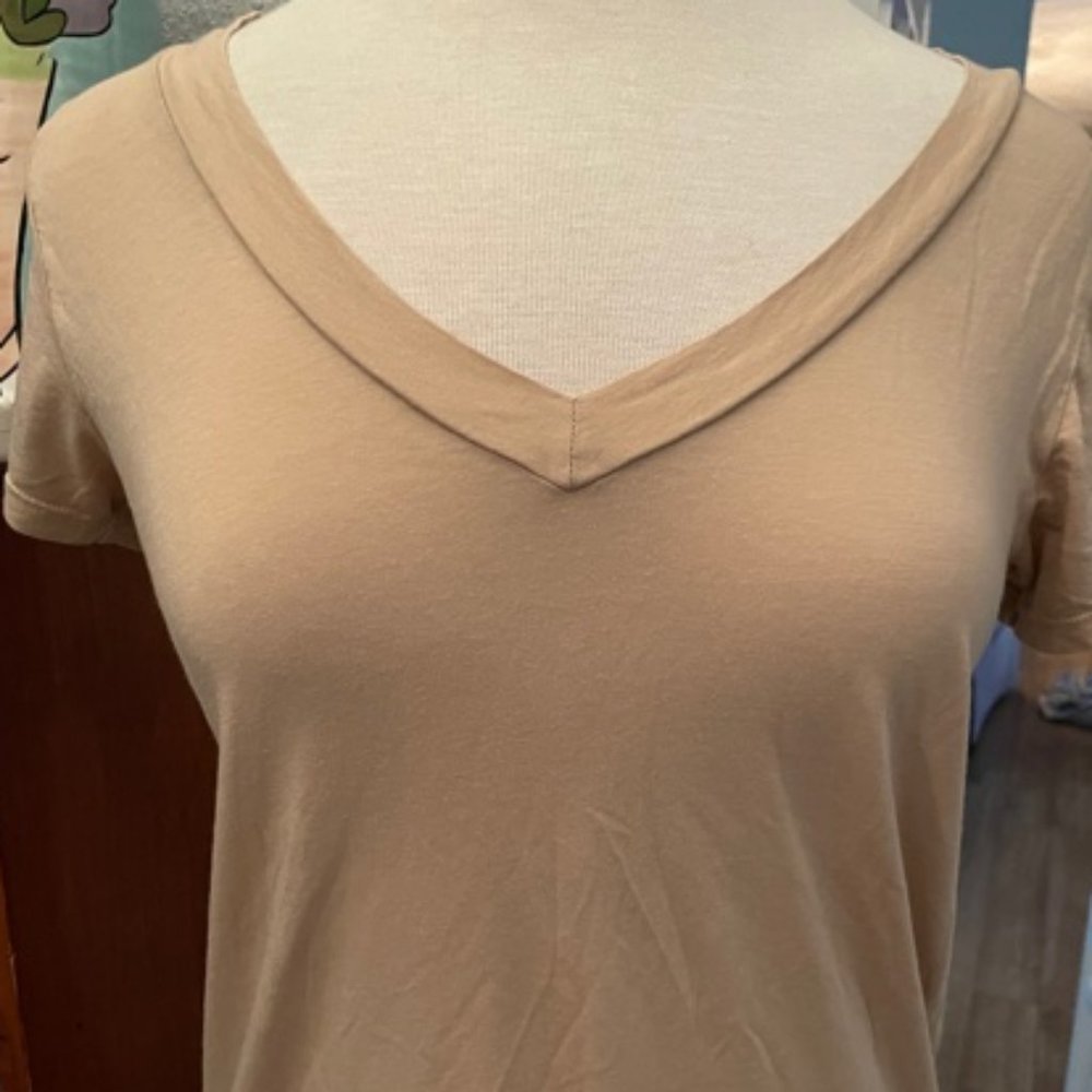 Short sleeve V